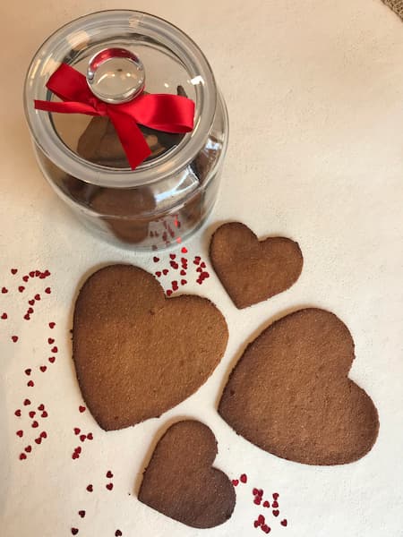 biscuits paleo en forme de coeur